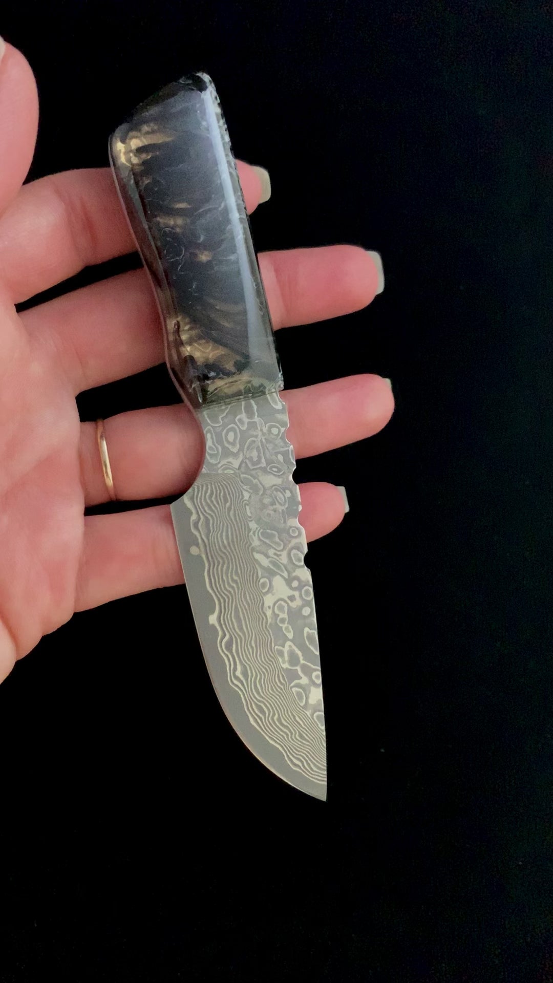 Damas pocket knife